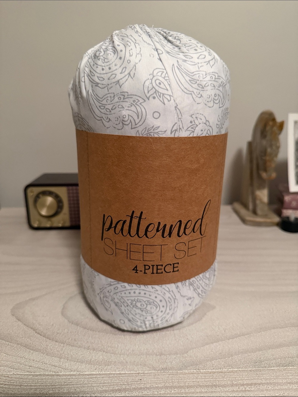 Patterned 4-Piece Sheet Set - White with Gray Paisley